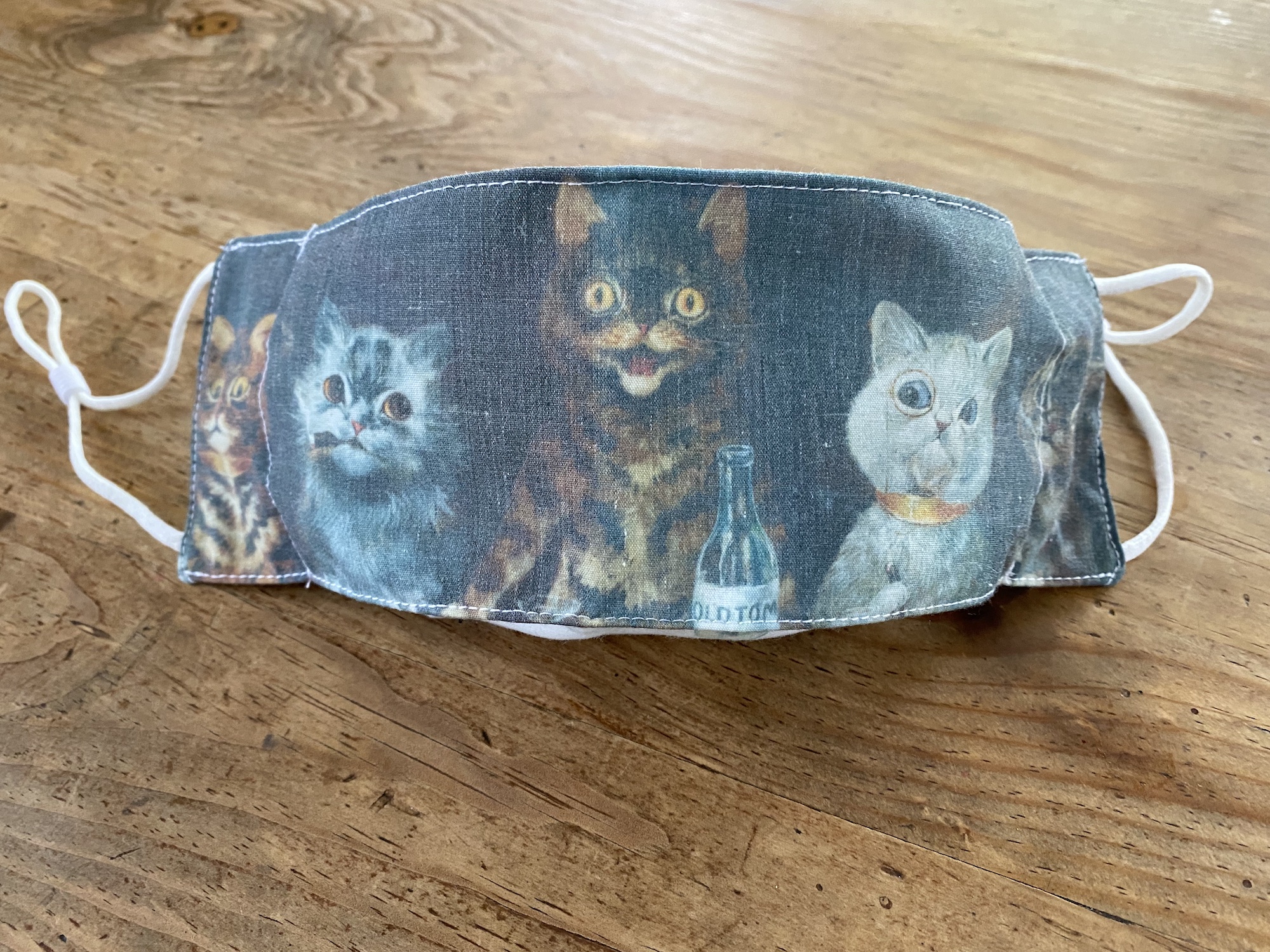 Louis Wain Mask