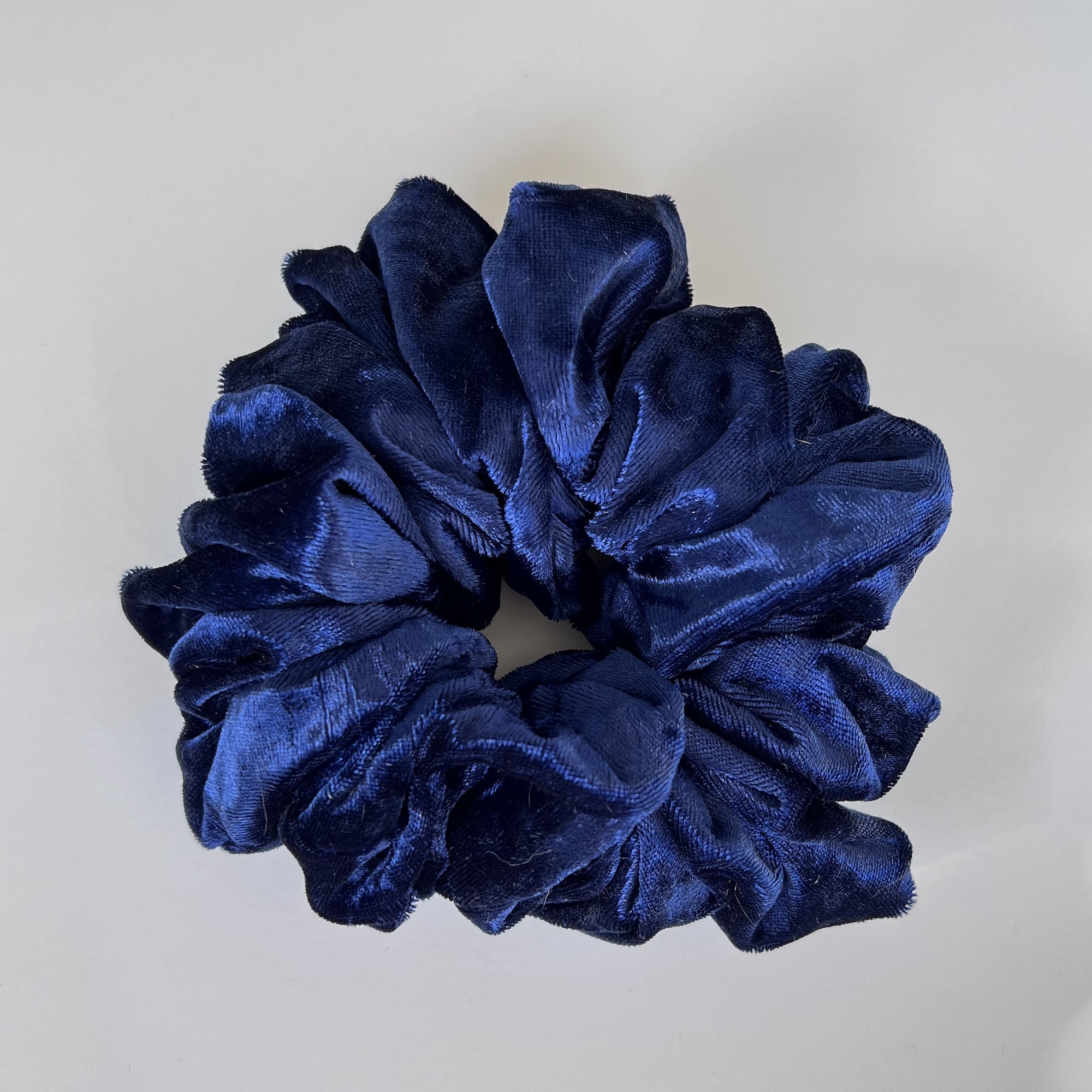 XLScrunchiesVelvetNavy